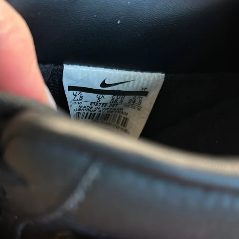 Nike Black and Gold Sneakers with Graphic Heel - Picture 3 of 6